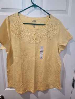 NWT Yellow Short Sleeve Croft And Barrow